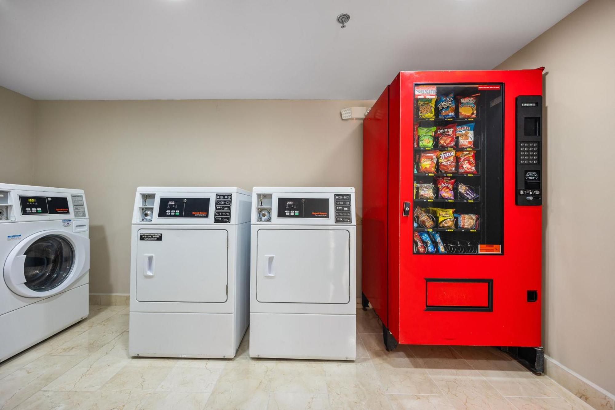 Holiday Inn Ponce & El Tropical Casino By Ihg Buitenkant foto