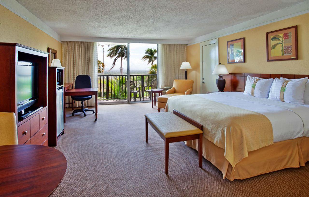 Holiday Inn Ponce & El Tropical Casino By Ihg Buitenkant foto